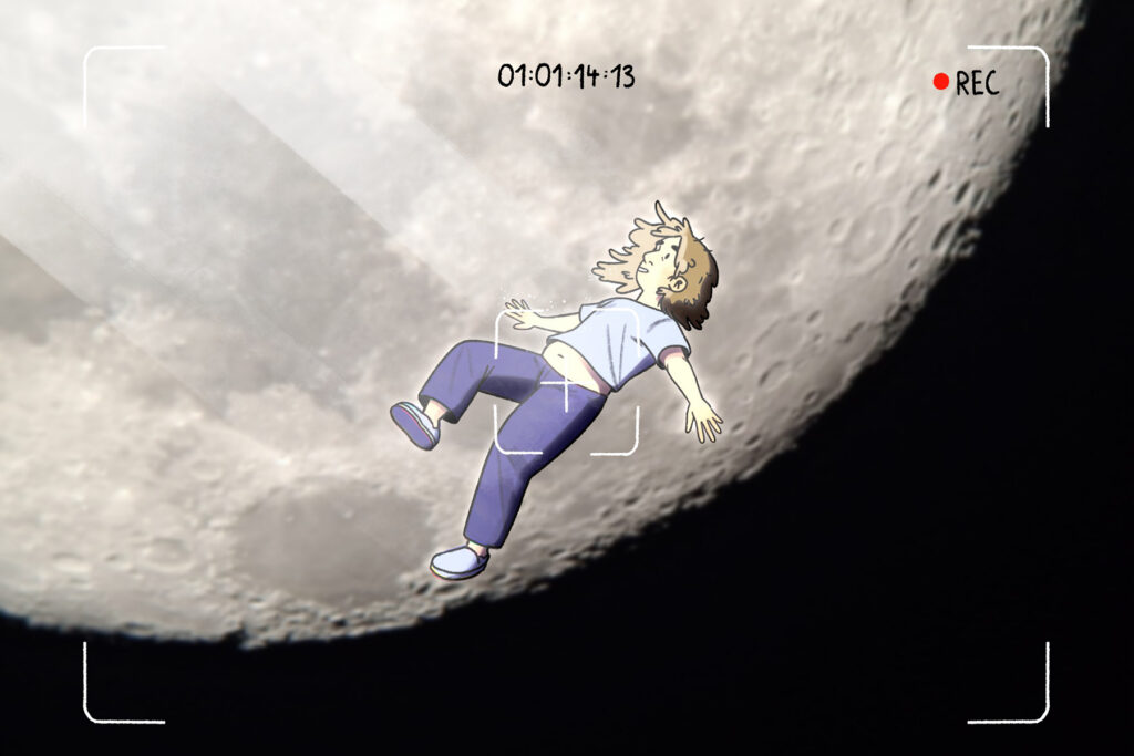 Eine Person schwebt im Weltall mit dem Mond im Hintergrund.